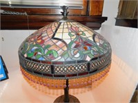 STAINED GLASS LAMP; H:28" W:20"; HEAVY BASE;