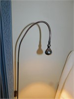GOOSE NECK PIN LIGHT; UP TO 60" HEIGHT; CHROME