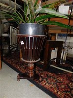 PLANT STAND WITH LIVE SNAKE PLANT; H:19"; 12"