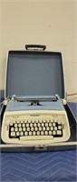 Vintage Royal Safari Typewriter