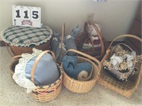 Baskets with decor lot