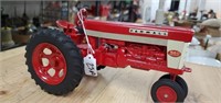 Farmall 560 toy tractor narrow front 2 pt hitch