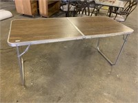 SMALL FOLDING TABLE