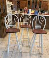 Country White Bar Stool