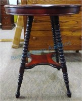 Mahogany finish parlor table