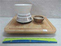 KITCHEN SCALES, CUTTING BOARD + BOWL
