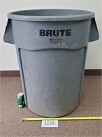 Rubbermaid Brute 44-Gallon Trash Can (No Ship)