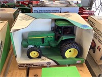 John Deere 4960 MFWD Tractor 1/16 in box