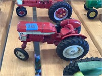 IH 340 Utility Tractor