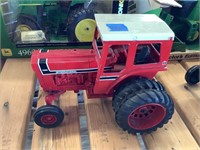 IH 1566 Tractor