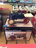 The Farmall Regular Precision Series 1/16 w/box