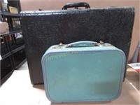 2 Vintage suitcases