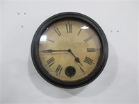 Black Quartz Wall Clock w / Pendulum