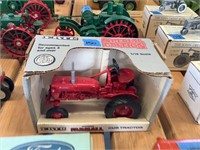 Ertl McCormick Farmall Cub Tractor (Sp. Edition)