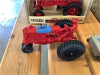 MM Metal w/Rubber Tractor
