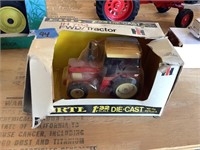 IH 784 FWD Tractor 1:32 w/box