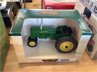 John Deere 1949-1952 “MT” Tractor 1/16 in box