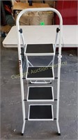 Fold up step stool