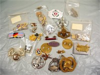 LOT OF MILITARY BADGES