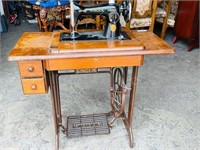 antique Singer treadle sewing machine ,no top lid