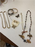 Necklaces, Bangles, Brooches & Rearrings