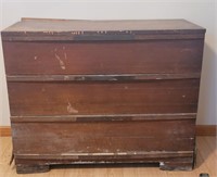 Antique Dresser 44x21x35