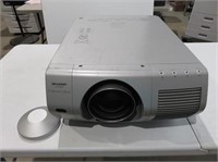 Sharp XG-V10WU LCD Video Projector