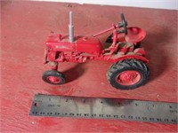 Model Tractor - Farmall