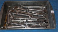 Aluminum baking pan with 23 wrenches