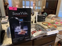 SOUS VIDE COOKER / AND 2 THERMOMETERS