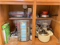 Pyrex & Various Kitchen Items