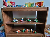 Fisher Price PEOPLE Collection plus shelf