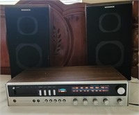 Magnavox Stereo & 2 Speakers