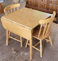 Drop leaf table w/ 2 chairs - table 30" x 46"