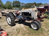 Ford 700 Tractor