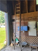 Wooden extension ladder - 12' when closed