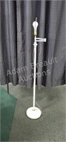 56 in metal extendable floor lamp