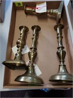 FLAT OF BRASS COLOR METAL CANDLE STICKS