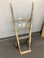 Antique Barrel Cart   NOT SHIPPABLE