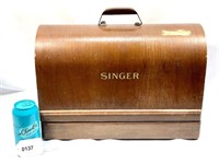 Vintage Singer Sewing Machine W/ Wood Case WORKS!