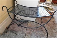 Mid century metal seat / bench w/ curved legs,