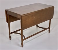 Mahogany drop leaf table, reeded legs, stretcher