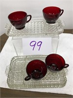 4 Ruby Red Snack trays & cups