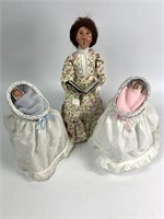 Byer's Chhoice Caroler w/ 2 Babies and Bassinets