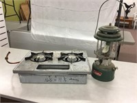 Camper stove, Coleman lantern