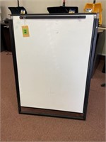 White board/flip chart  29 x 40