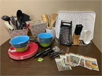 Kitchen utencils/block with knives/note cards/12