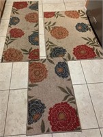 899 - LOT OF 3 MATCHING THROW RUGS