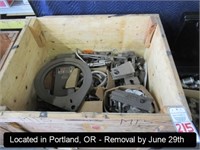 LOT, ASSORTED METAL FIXTURES IN THIS BOX