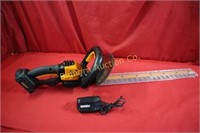 Worx 22" Cordless Hedge Trimmer 20 Volts